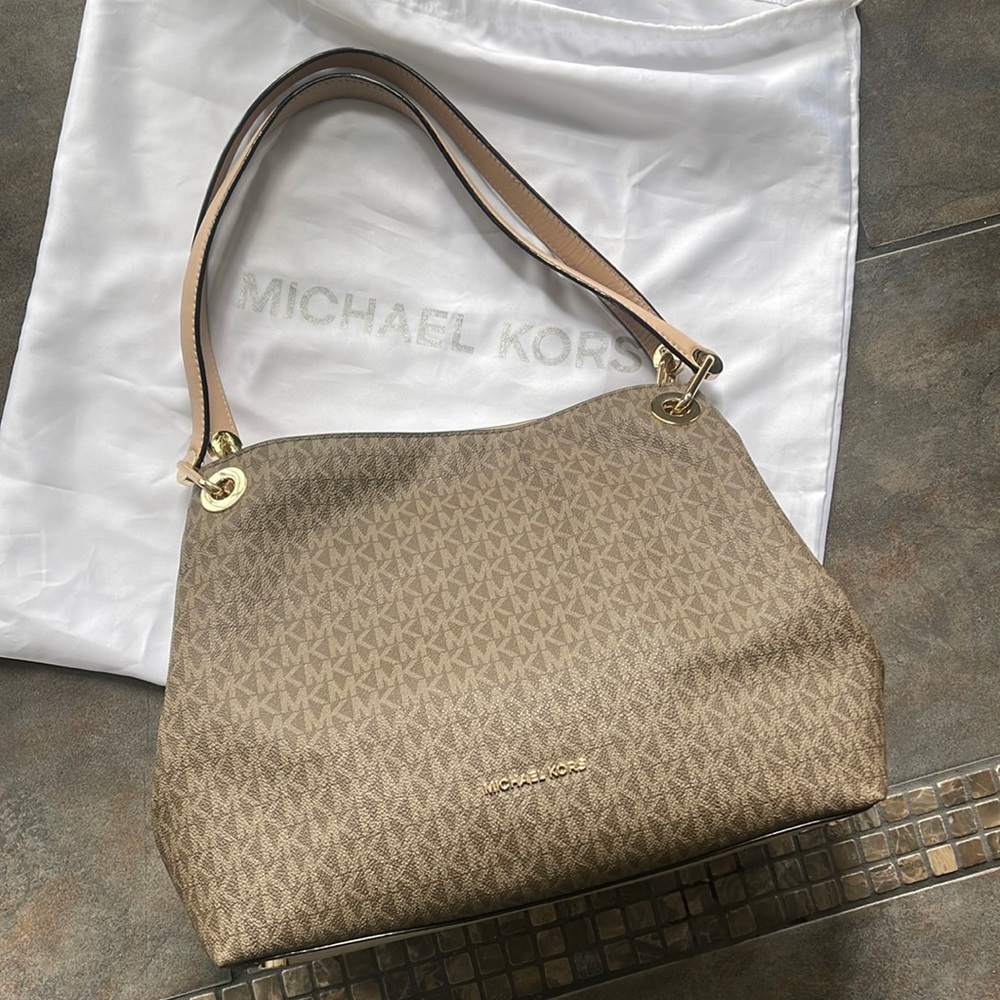 SOLD-Michael Kors Raven Large Shoulder Tote - Picture 1 of 11